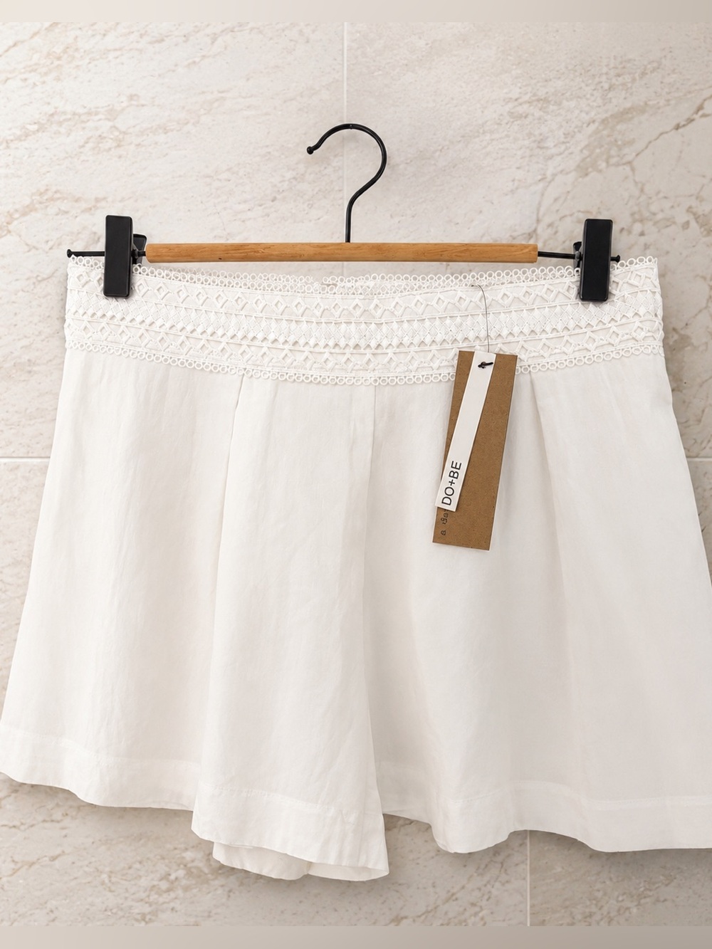DO+BE White Linen Blend High Waist Shorts | Embroidered Detail | Medium